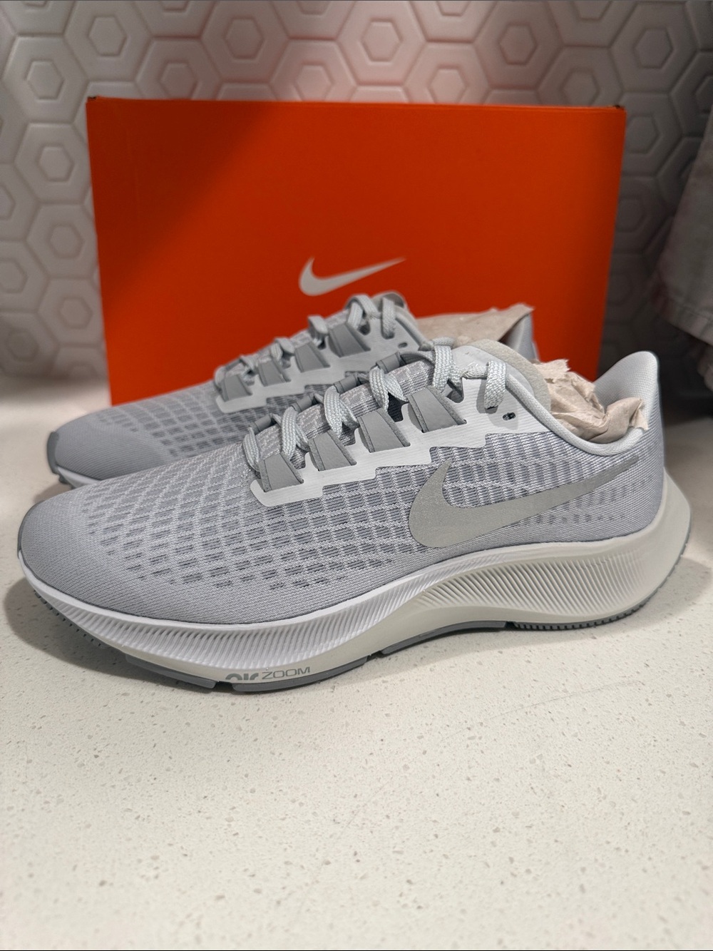Nike Women's Air Zoom Pegasus 37 Light Gray Running Shoes - Picture 4 of 8